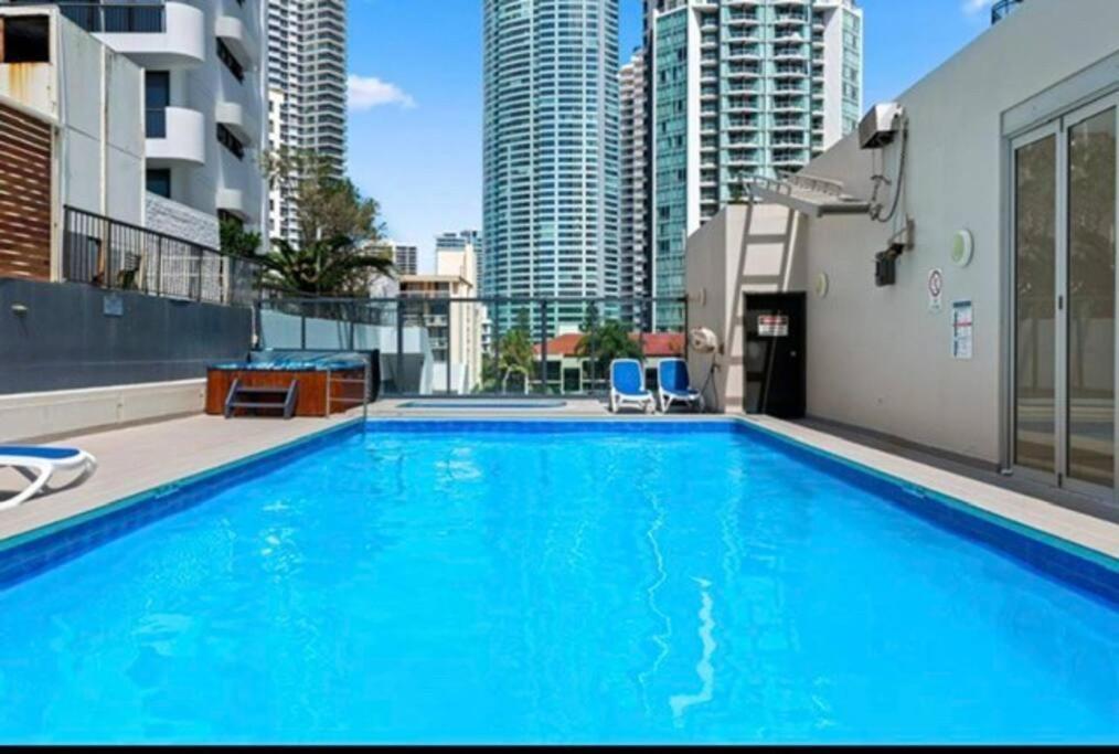 Fabulous Sea Views In The Heart Of Surfers Leilighet Gold Coast Eksteriør bilde