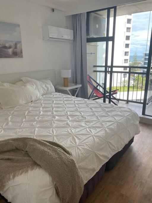 Fabulous Sea Views In The Heart Of Surfers Leilighet Gold Coast Eksteriør bilde